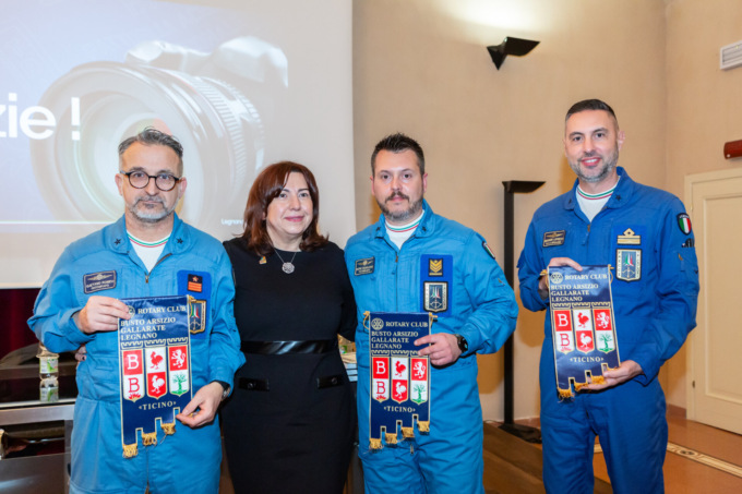 Sala piena per l'incontro con i fotografi delle Frecce tricolori