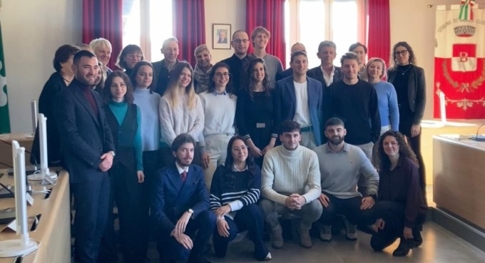 Borse di studio ai migliori laureati: “Meritate tutti i nostri applausi”