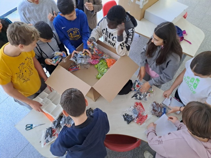 Gli studenti del Manzoni di Parabiago costruiranno una città verde coi Lego