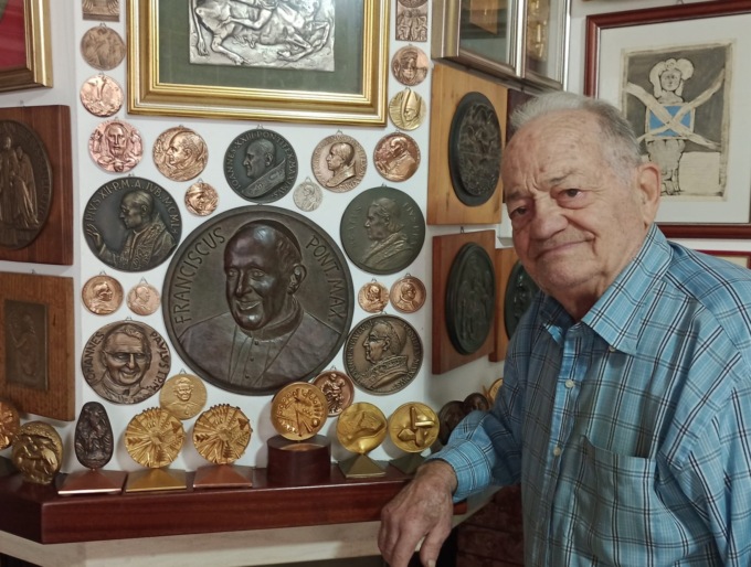 Lo scultore Vito Mele premiato a Ginevra
