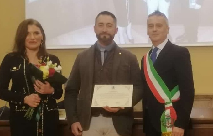 Sgominò due bande di spacciatori: encomio solenne per il vice commissario