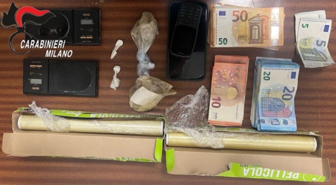 Arrestato nei boschi dello spaccio un 26enne con in tasca droga e 2400 euro