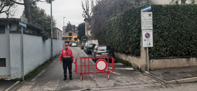 I volontari dell’Anc a fianco della Polizia per la sicurezza fuori da scuola