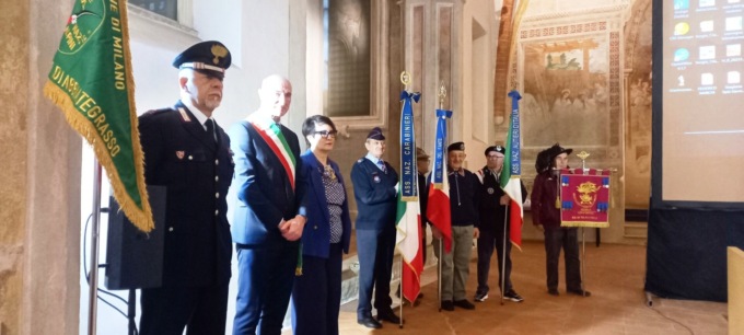 Assoarma consegna le bandiere italiane alle scuole