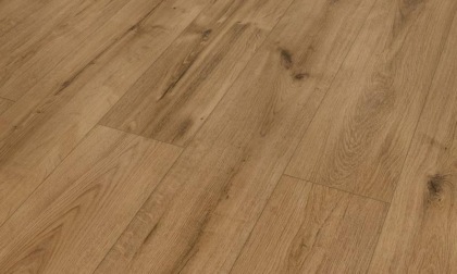 Finto legno o parquet? Un confronto tra estetica, resistenza e manutenzione