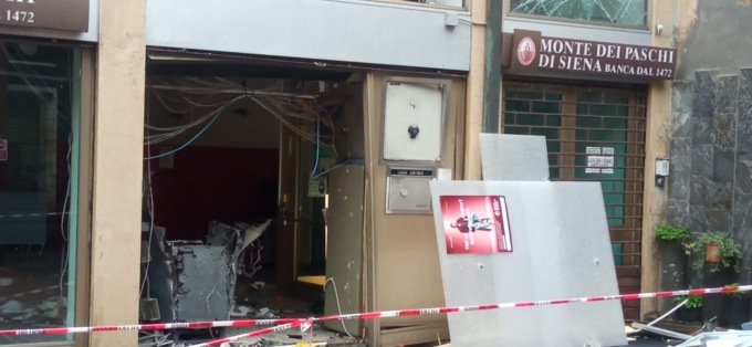 bancomat fatto saltare a nerviano