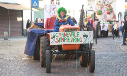 Carri e maschere per le vie della città