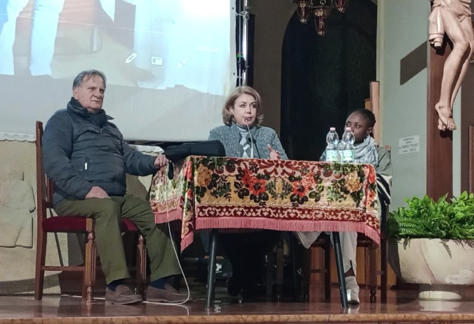 La rassegna “Dialoghi in Piazza” ha presentato la storia di Luca Attanasio