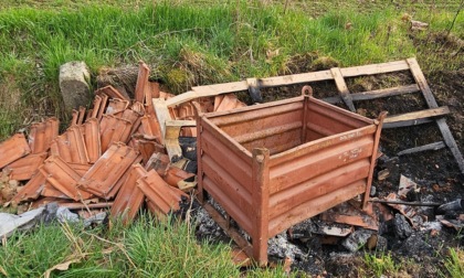 Rifiuti abbandonati tra San Martino e la Brughiera: lo sfogo dei volontari