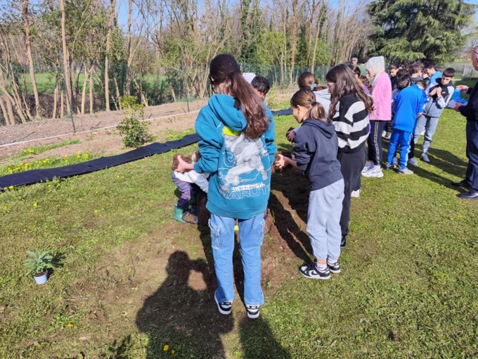 Nasce il percorso aromatico alle scuole medie di via Matteotti