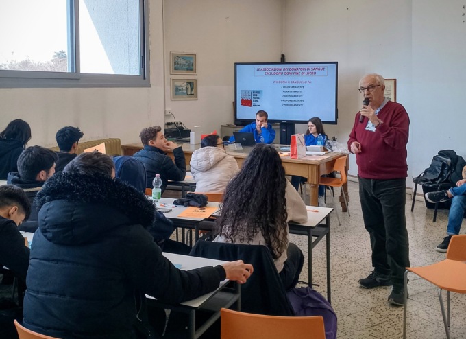 ISIS Bernocchi, a lezione di solidarietà con l’AVIS