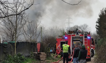 Scoppia un incendio nell'area degli orti comunali