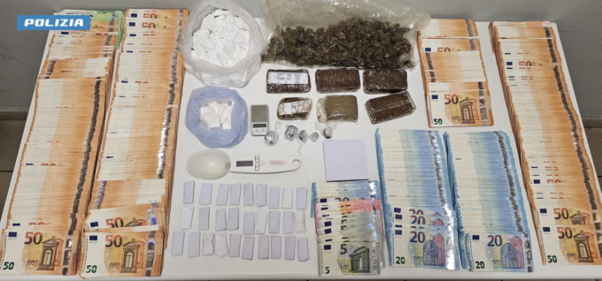 Come base di spaccio aveva la lavanderia: arrestato 70enne