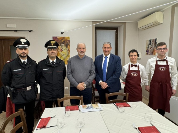 Individuato il truffatore e pagato il conto al ristorante inclusivo Din don dan