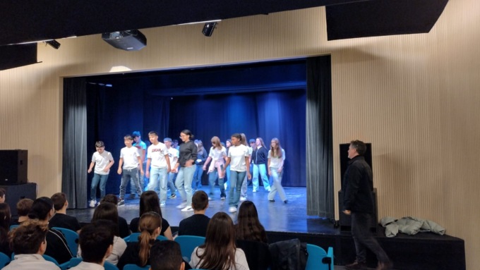 “Body percussion” con gli studenti del Rizzoli