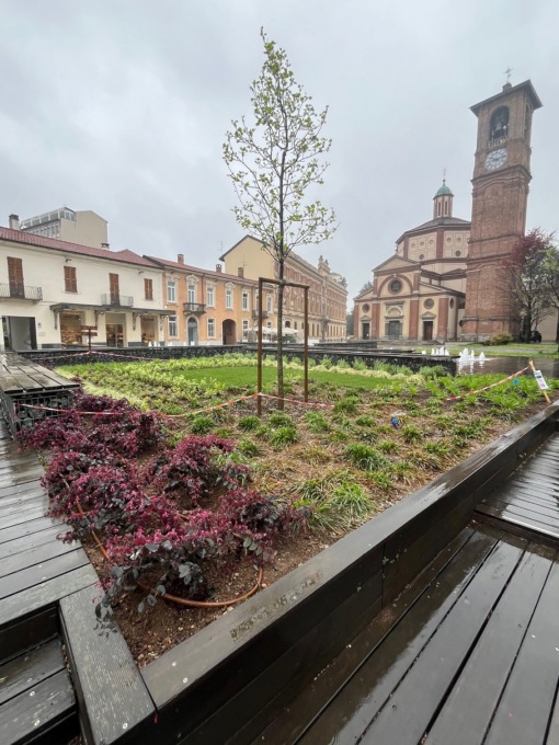 Rinnovate le aiuole nel salotto buono della città