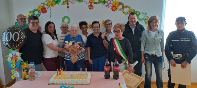 Tullia Idilia Busarello ha compiuto 100 anni: grande festa in paese