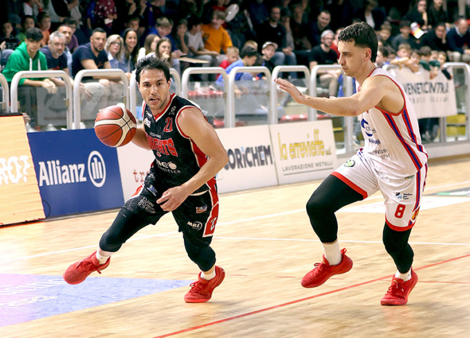 Knights perfetti: espugnata Vicenza