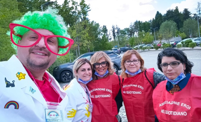 400 Uova di Pasqua regalate ai bambini delle pediatrie