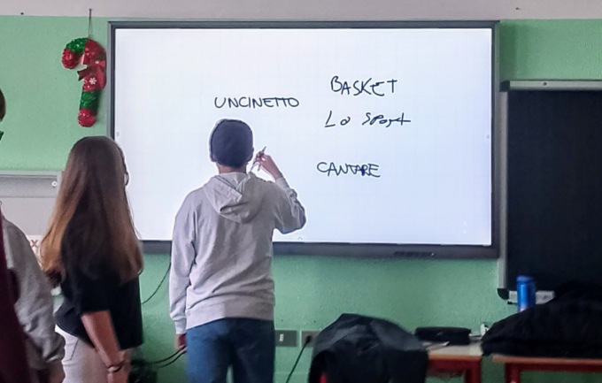 Gli studenti dell’ISIS Bernocchi “esportano” la mediazione tra pari al Calvino di Milano