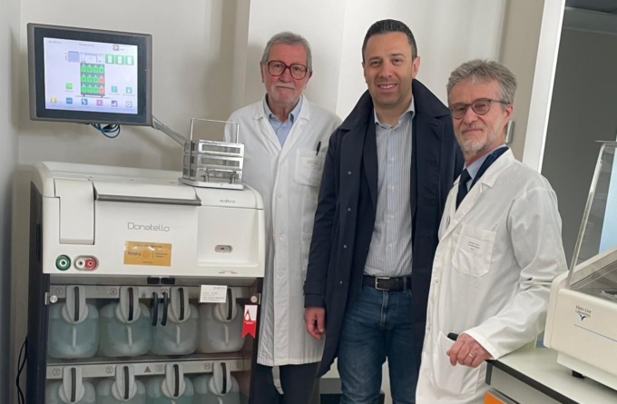 Donato al Golgi Cenci un processatore coi fondi del Rotary
