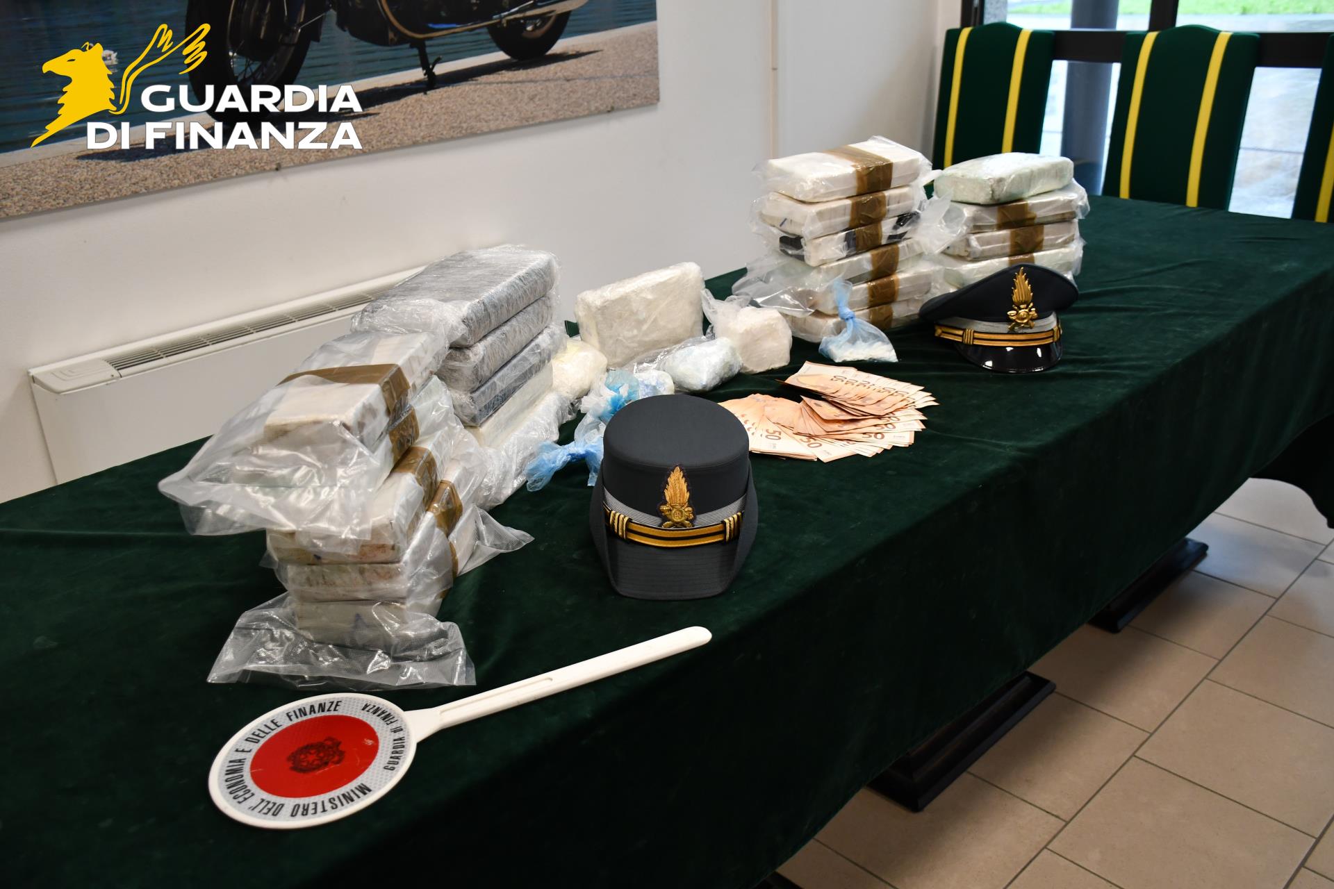 Sequestrati 24 chilogrammi di cocaina
