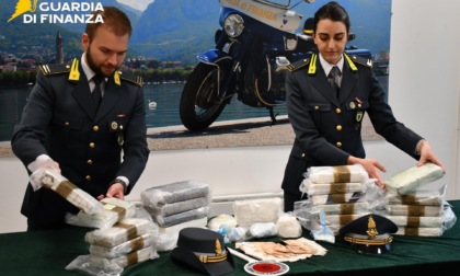 Fermato per un controllo in auto: nascondeva 24 chilogrammi di cocaina
