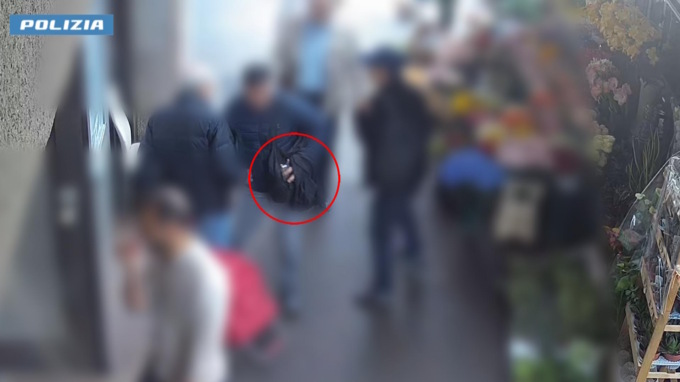 Tentano di derubare un anziano: arrestate tre persone