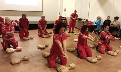 Una lezione di salva vita con la Croce Rossa