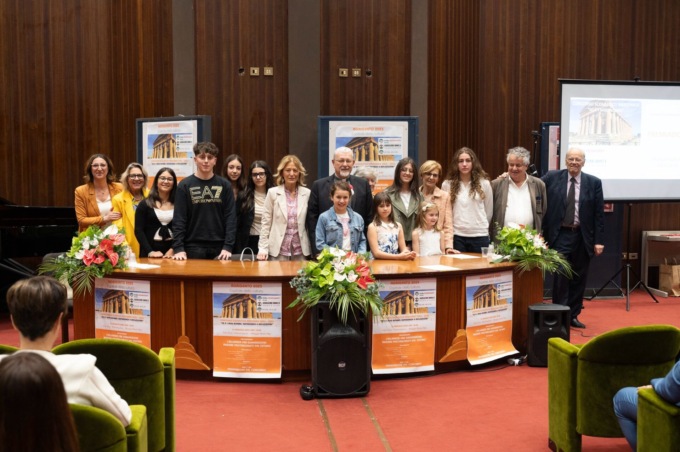“Io e i miei nonni”: Letizia conquista la giuria del concorso nazionale