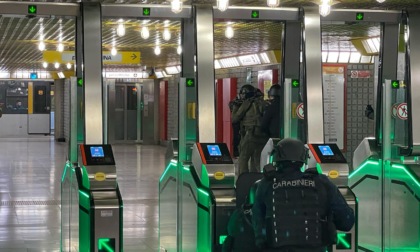 Esercitazione antiterrorismo nella metropolitana di Milano