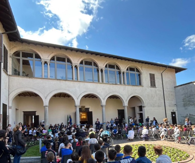 Taglio del nastro a Palazzo Taverna per la Mostra StArt