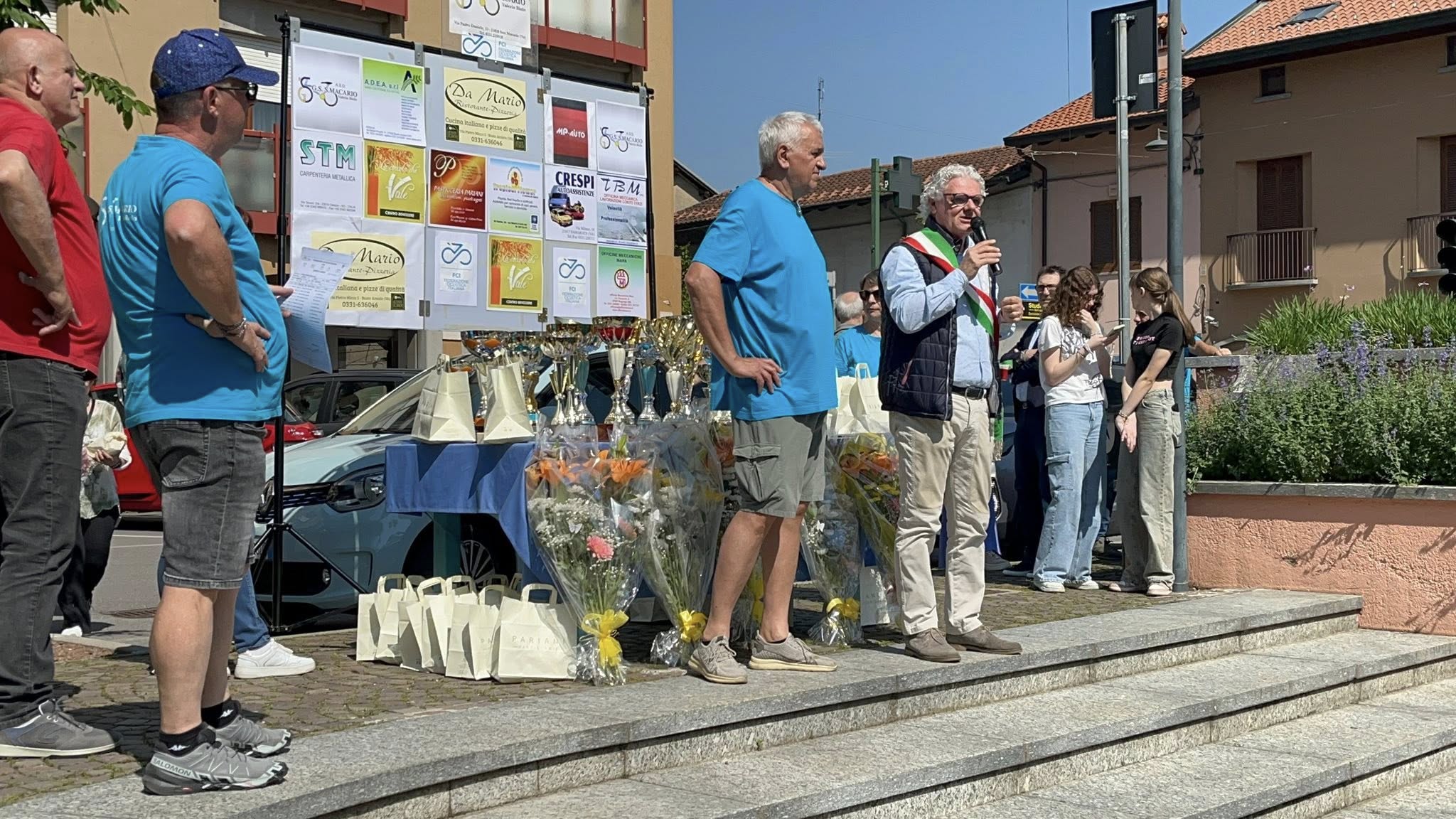Vanzaghello gara ciclistica 11