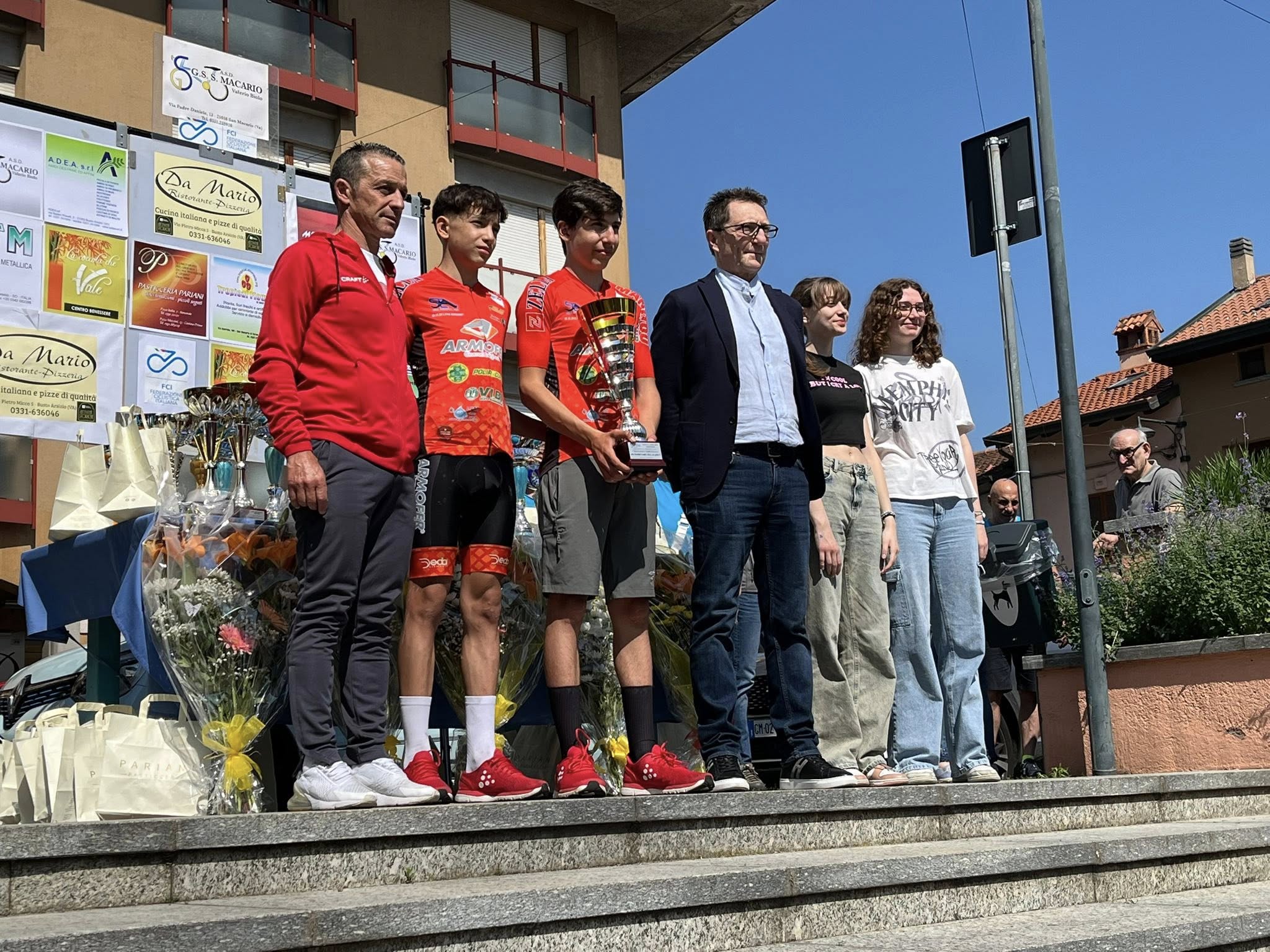 Vanzaghello gara ciclistica 16
