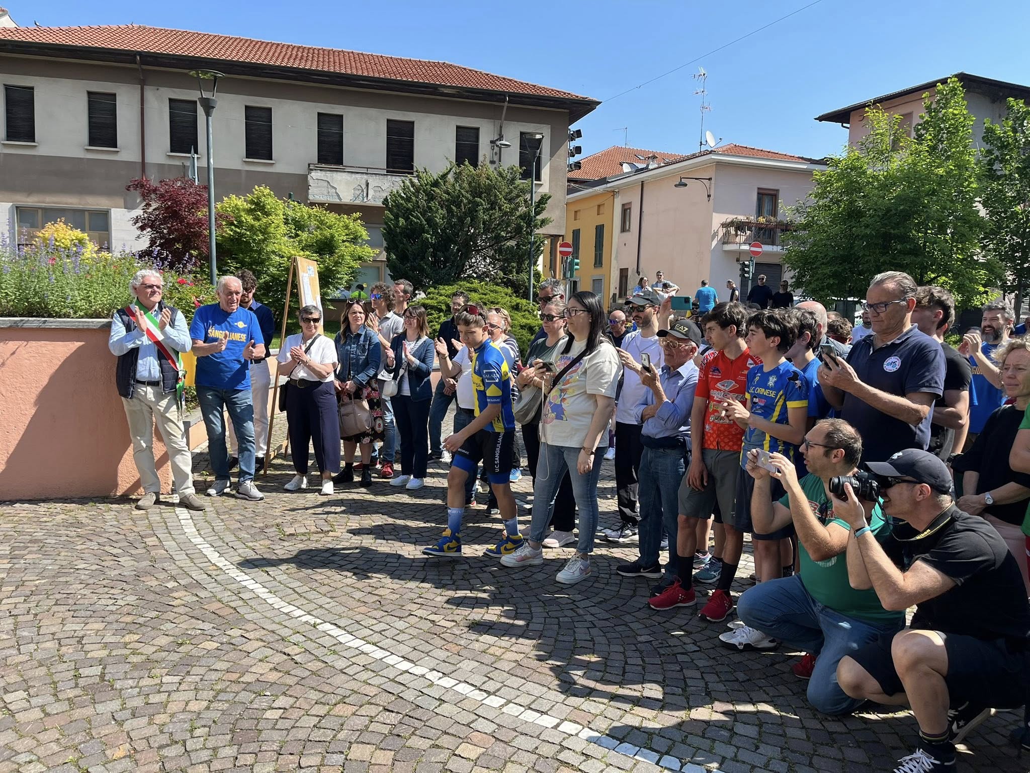 Vanzaghello gara ciclistica 19