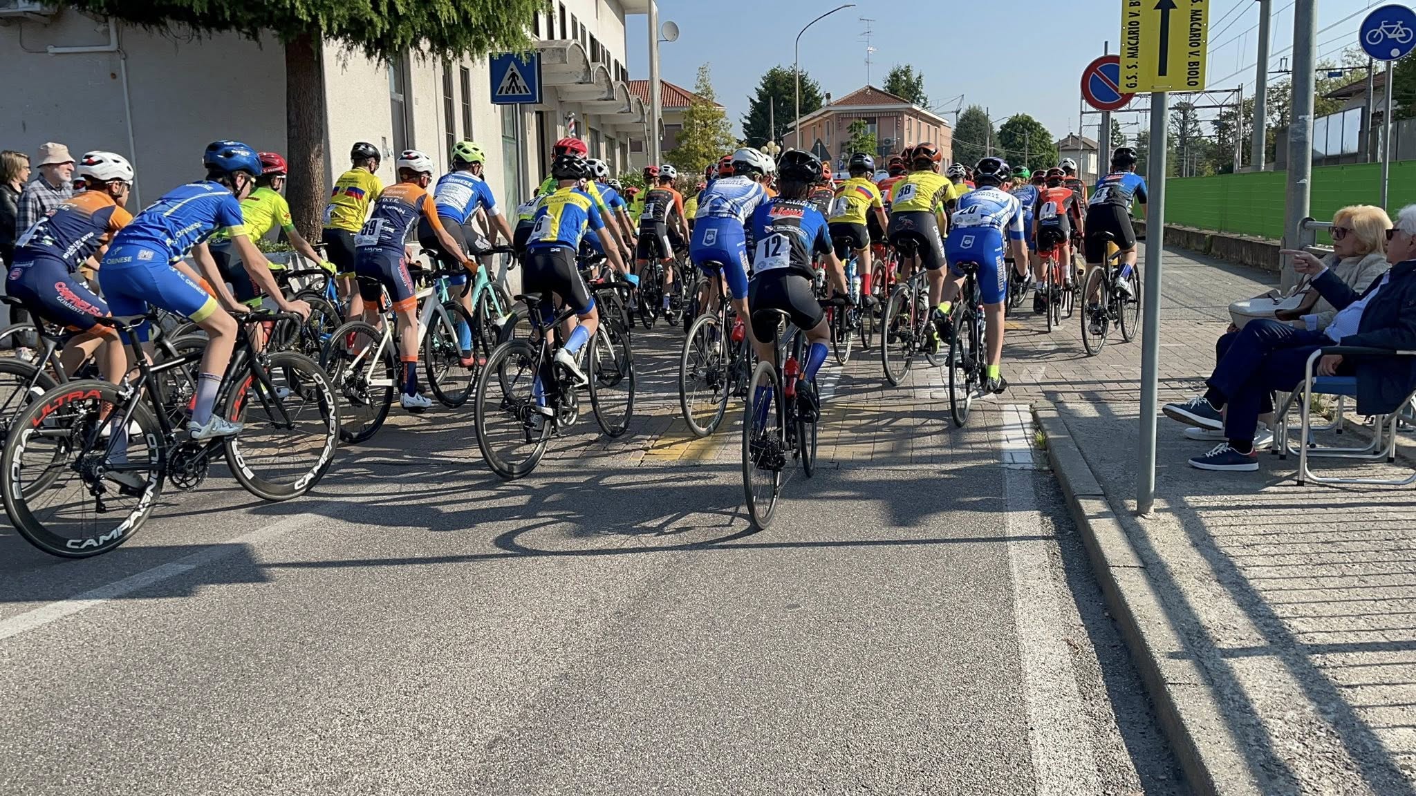 Vanzaghello gara ciclistica 2