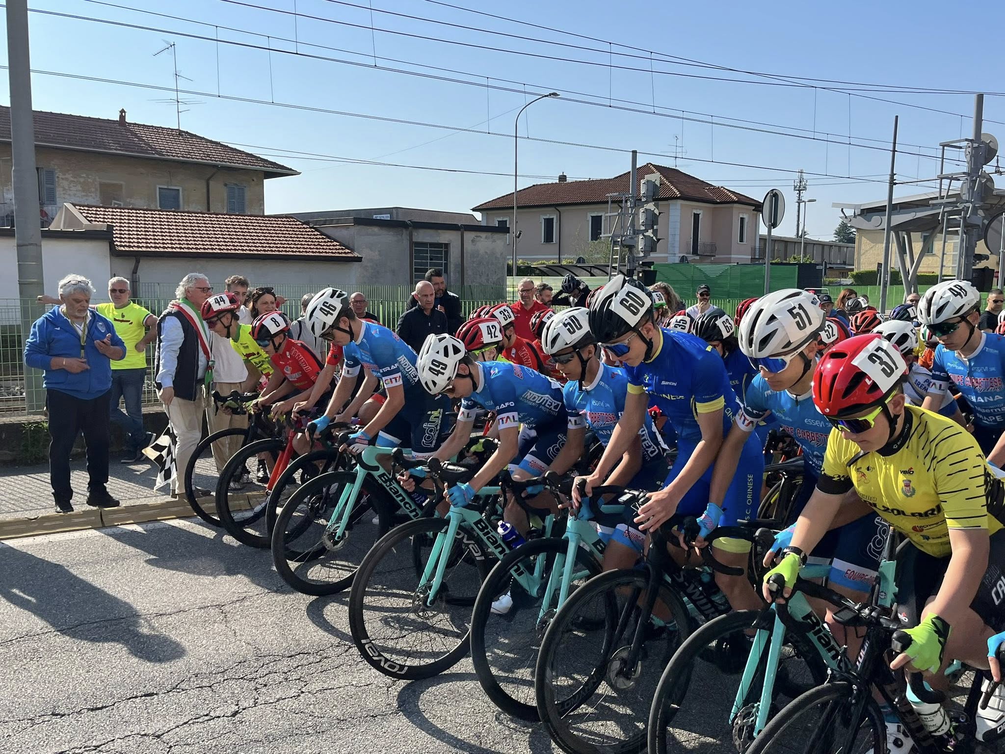 Vanzaghello gara ciclistica 5