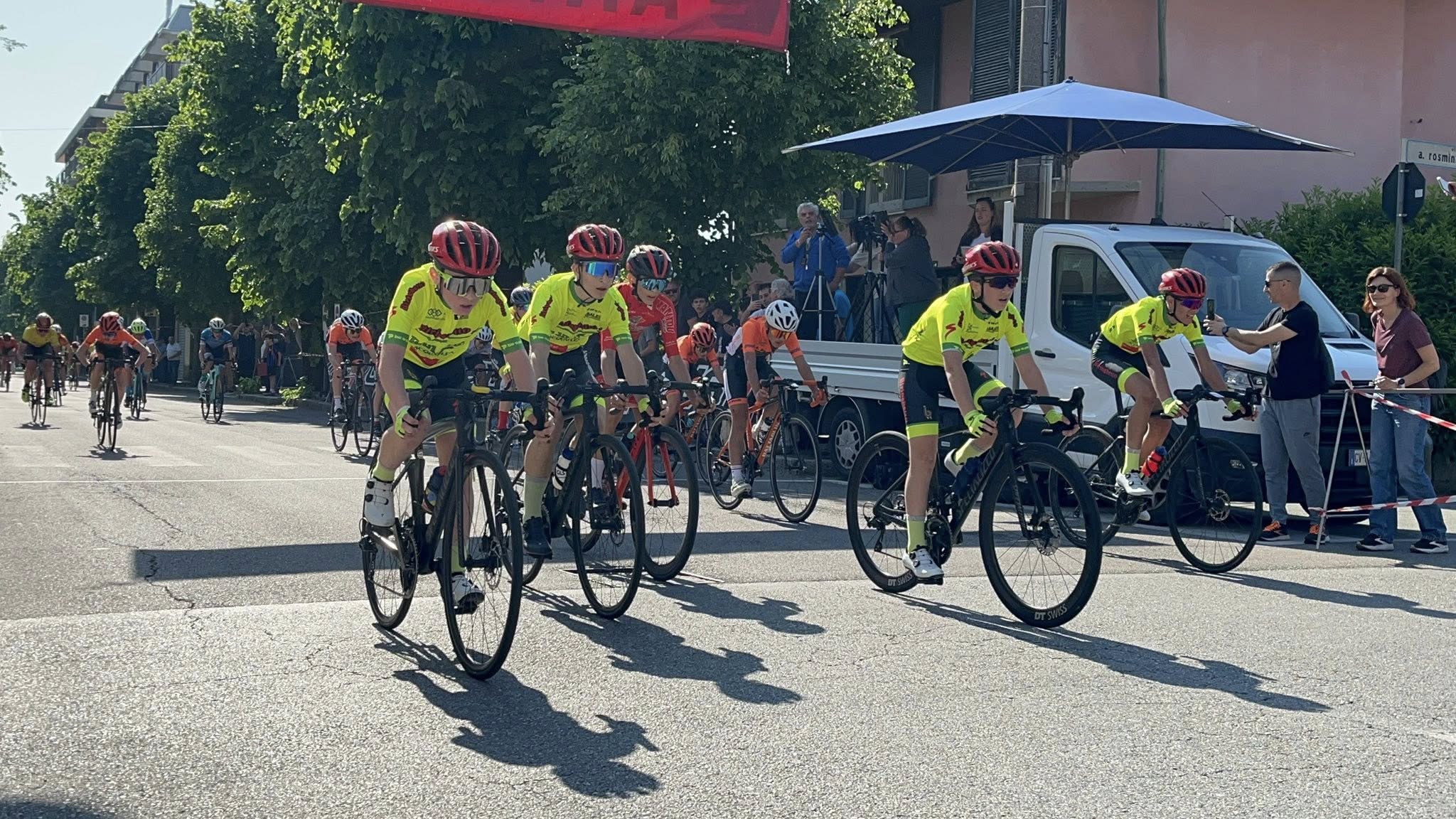 Vanzaghello gara ciclistica 9