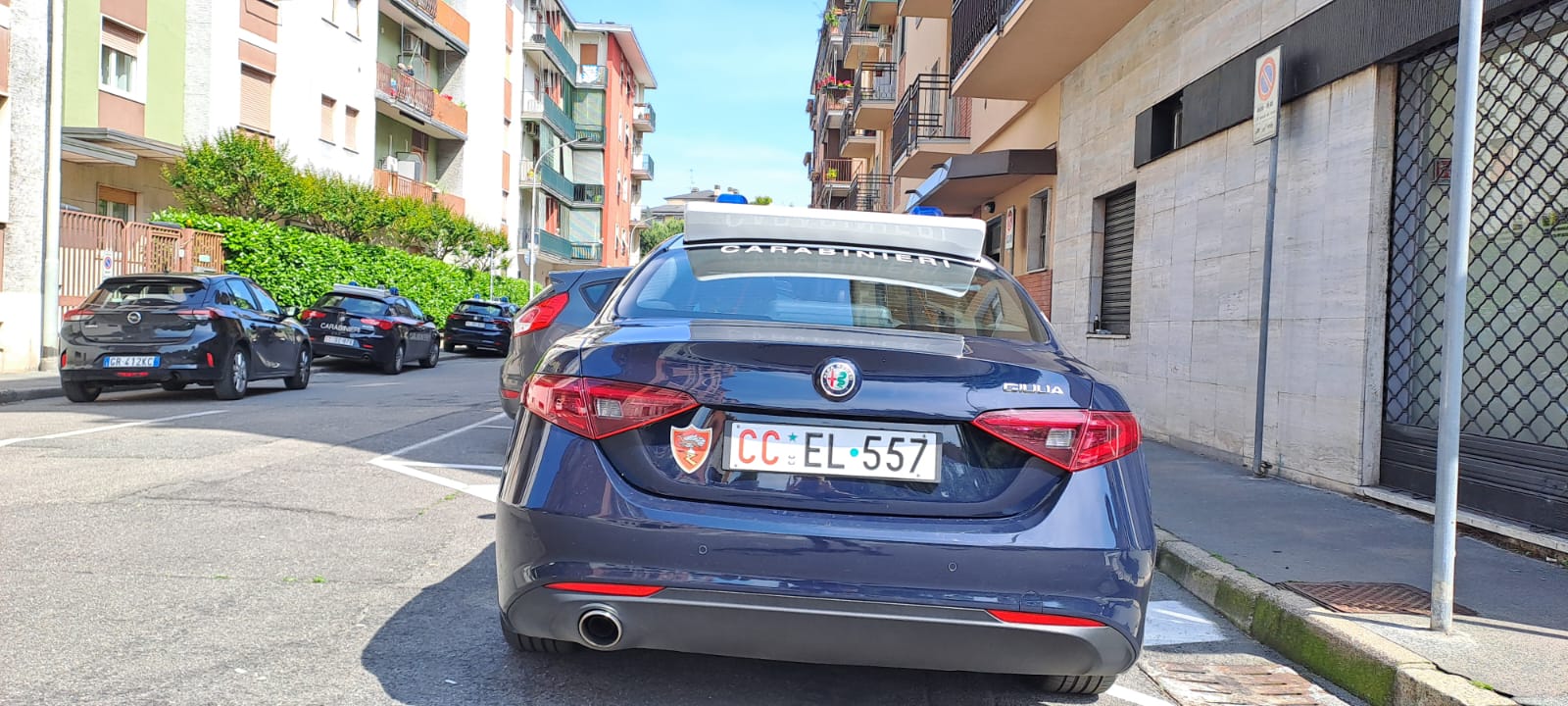 legnano carabinieri in via stelvio per donna uccisa col coltello