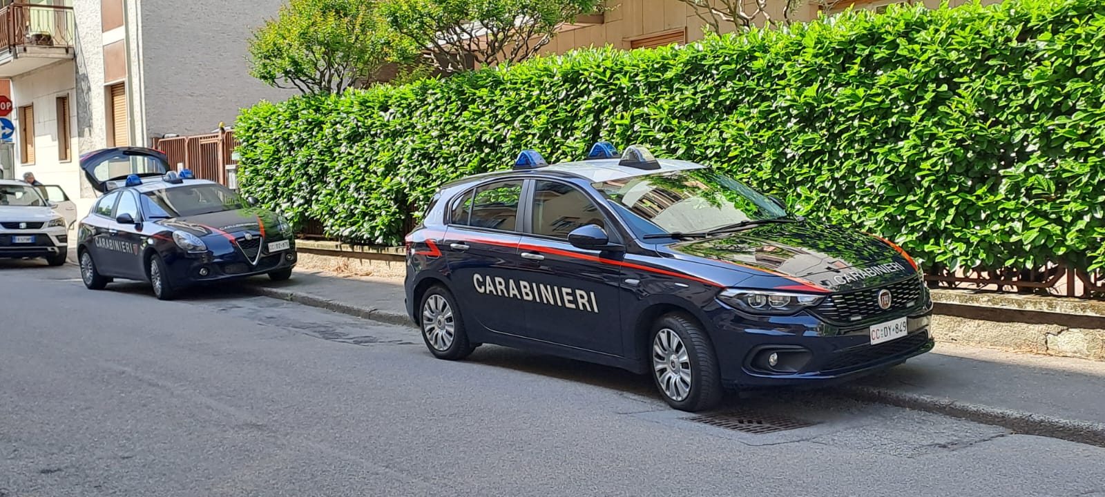 legnano carabinieri in via stelvio per donna uccisa col coltello