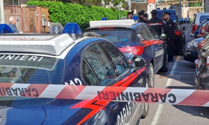 Donna uccisa a coltellate, c'è un sospettato