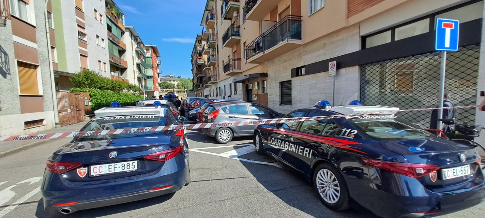 legnano carabinieri in via stelvio per donna uccisa col coltello