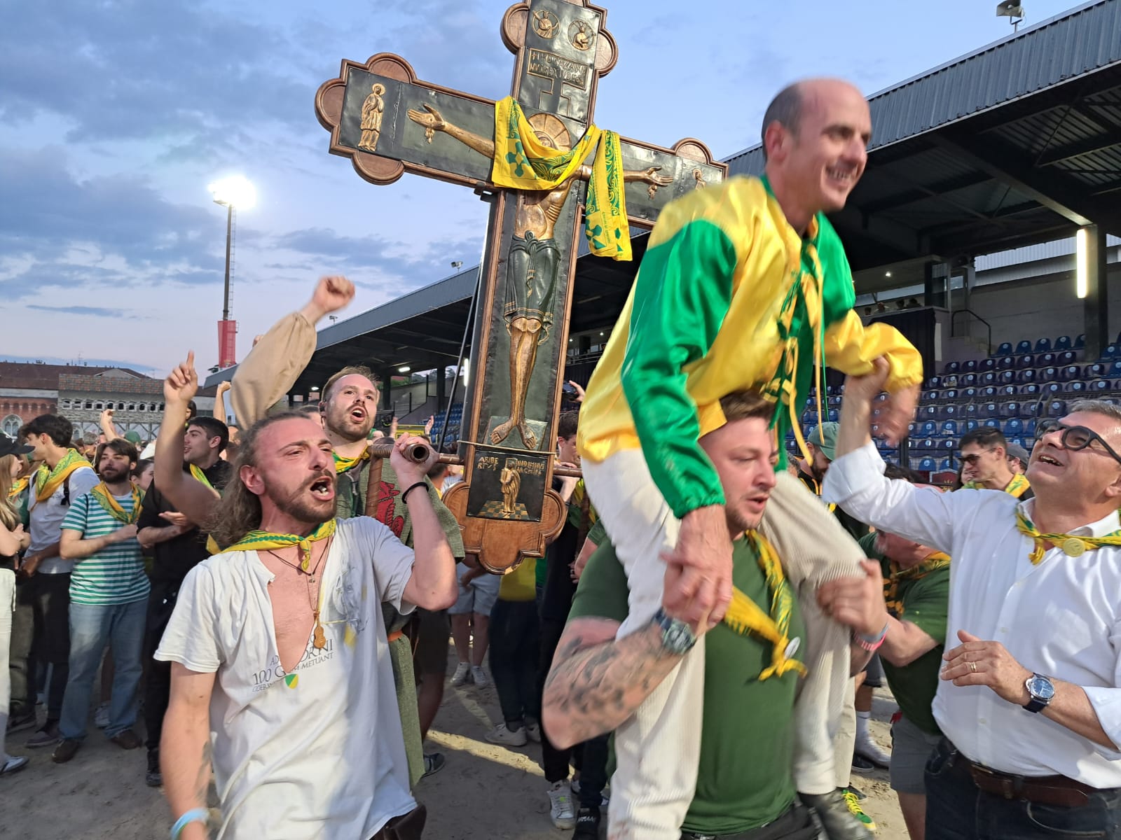 legnano il palio 2025 è gialloverde: vince sant'ambrogio