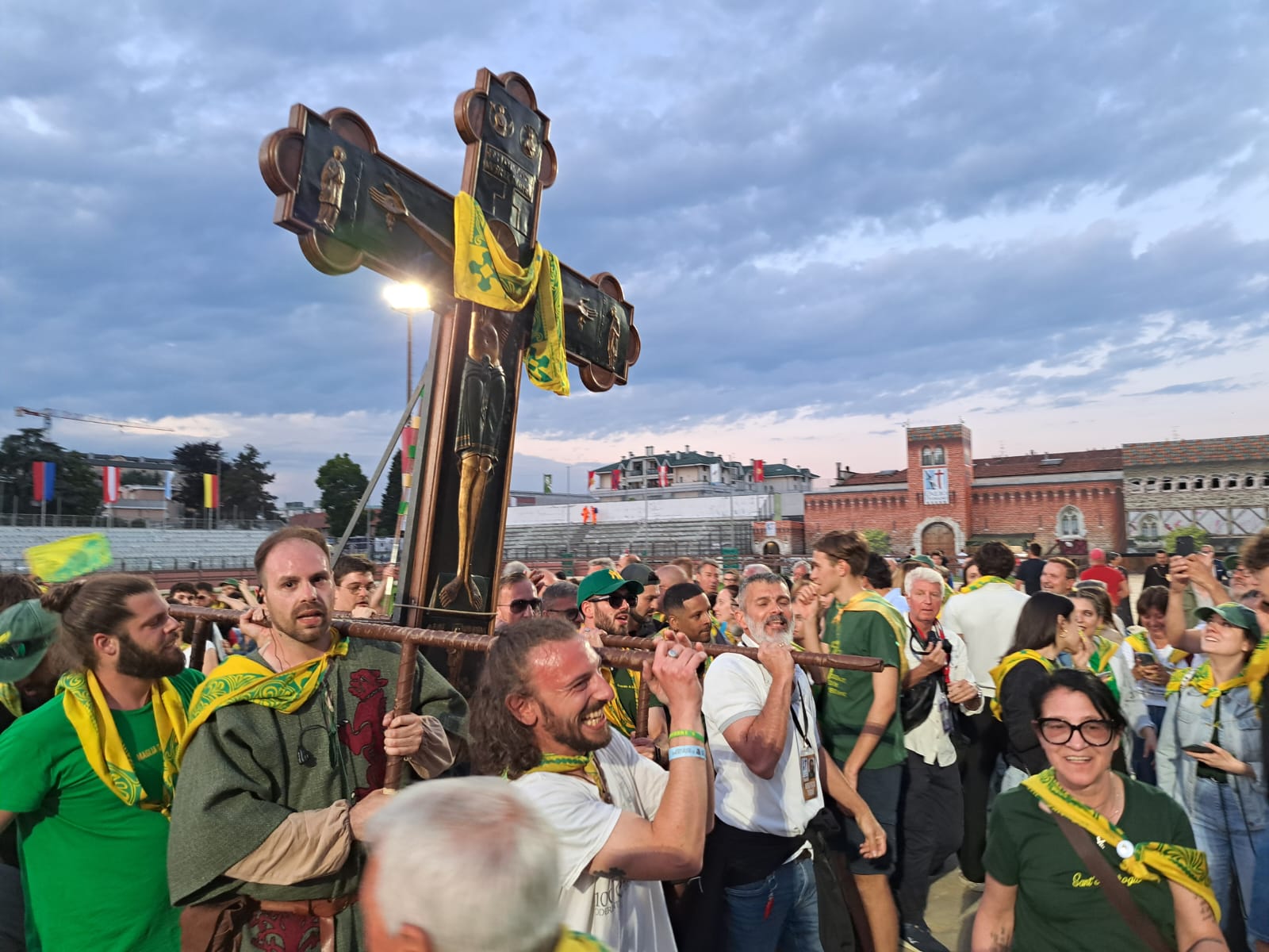 legnano il palio 2025 è gialloverde: vince sant'ambrogio