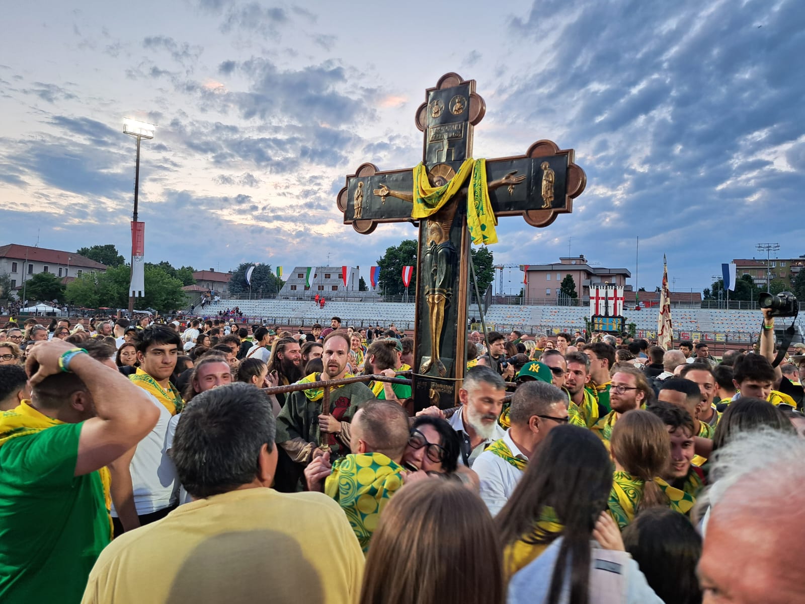 legnano il palio 2025 è gialloverde: vince sant'ambrogio