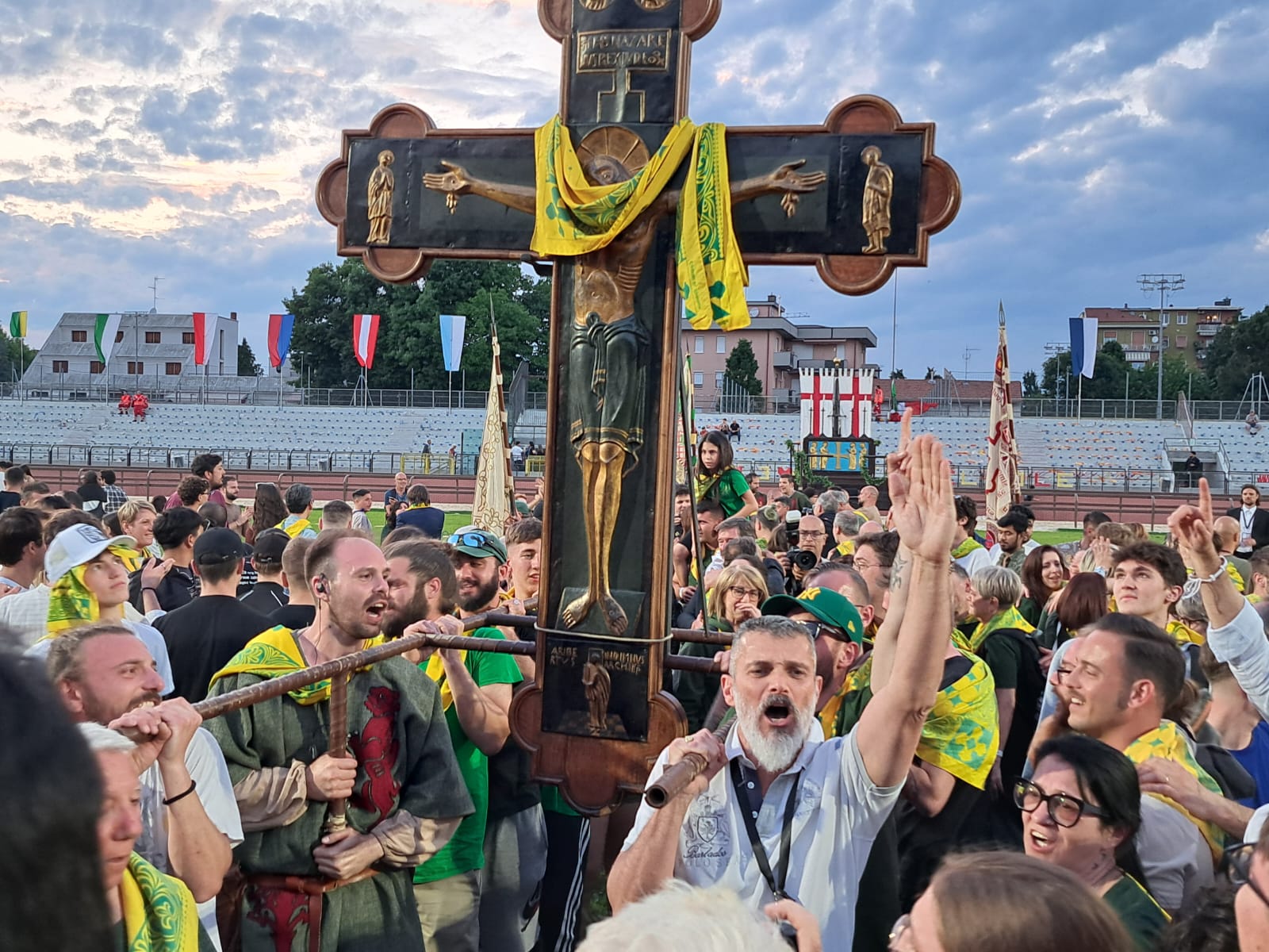 legnano il palio 2025 è gialloverde: vince sant'ambrogio