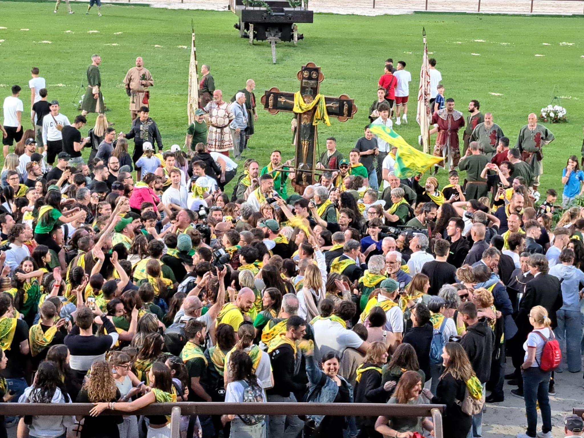 legnano il palio 2025 è gialloverde: vince sant'ambrogio