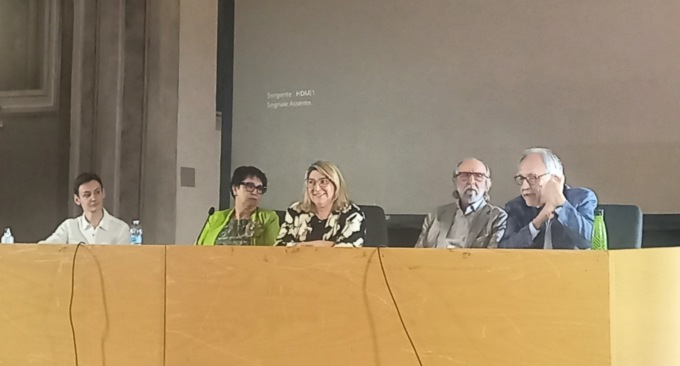 Tessera elettorale e Costituzione ai neo 18enni