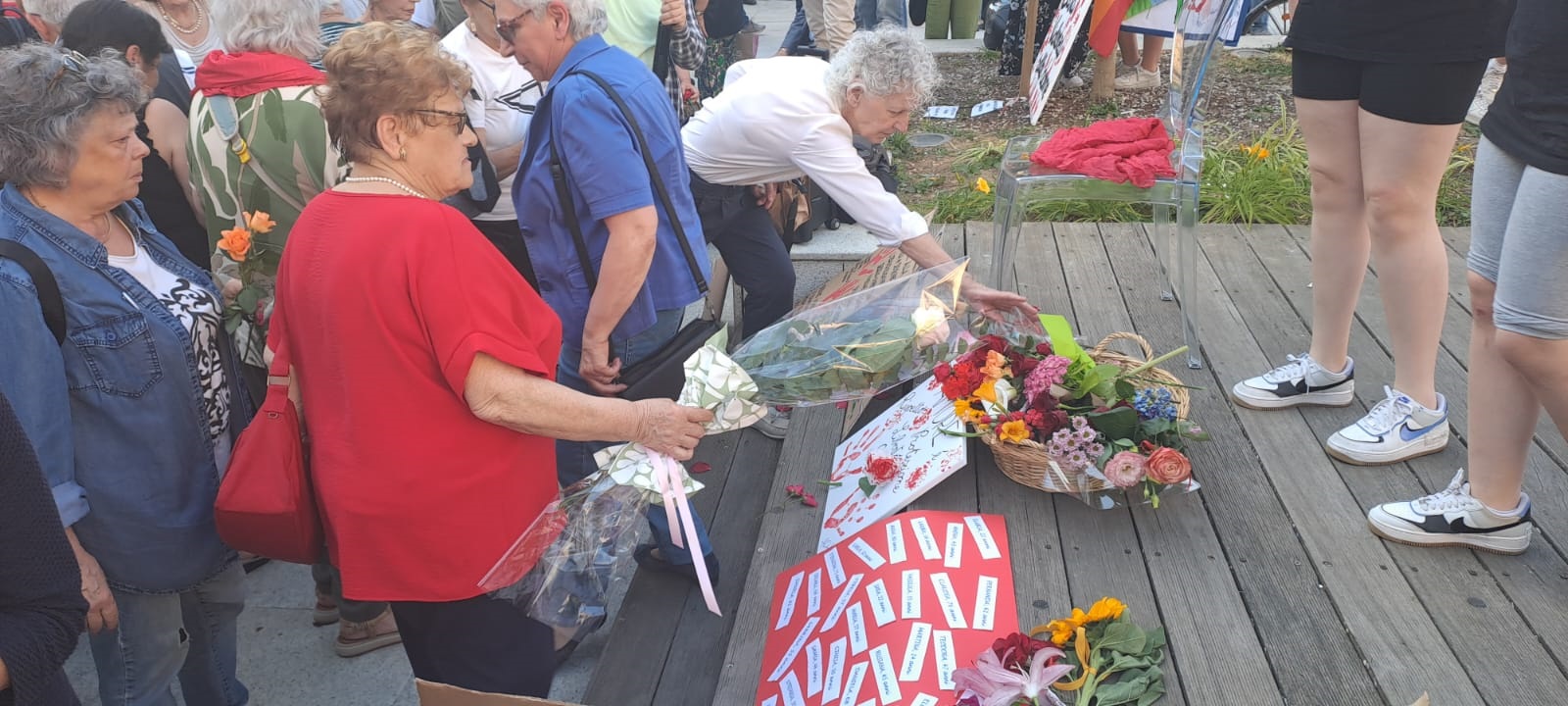legnano presidio stop femminicidi piazza san magno omicidio vasilica potincu