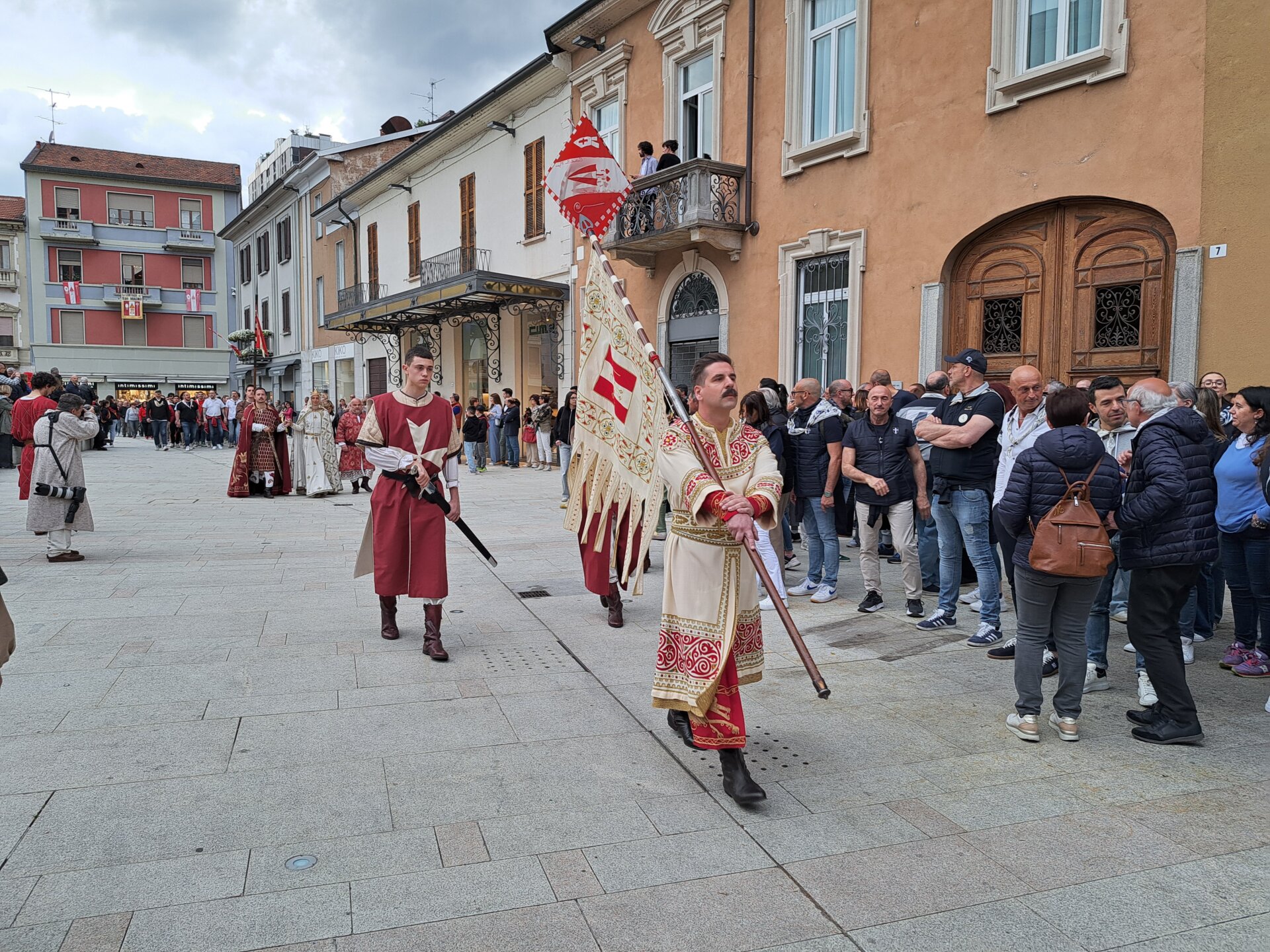 legnano-traslazione croce palio13